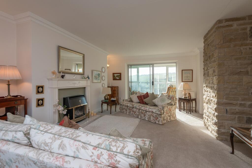 53 - 1 Westfield Mews BD13 3AP