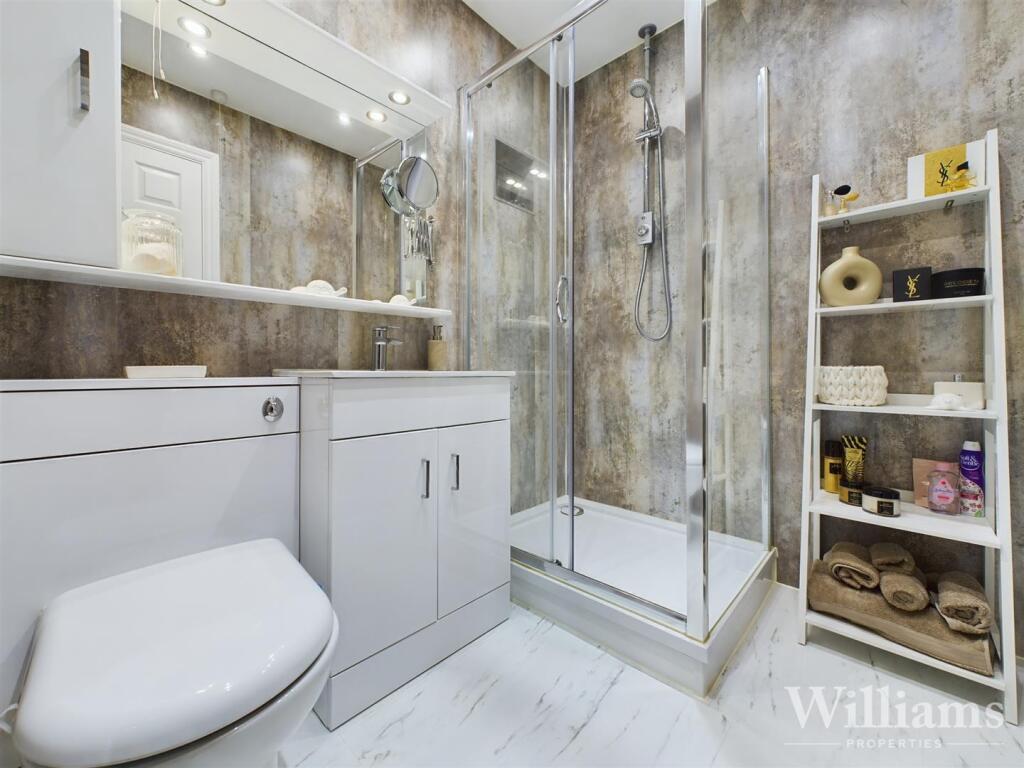 Bedroom &amp; En Suite