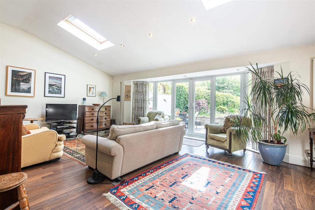 Extended sitting room area