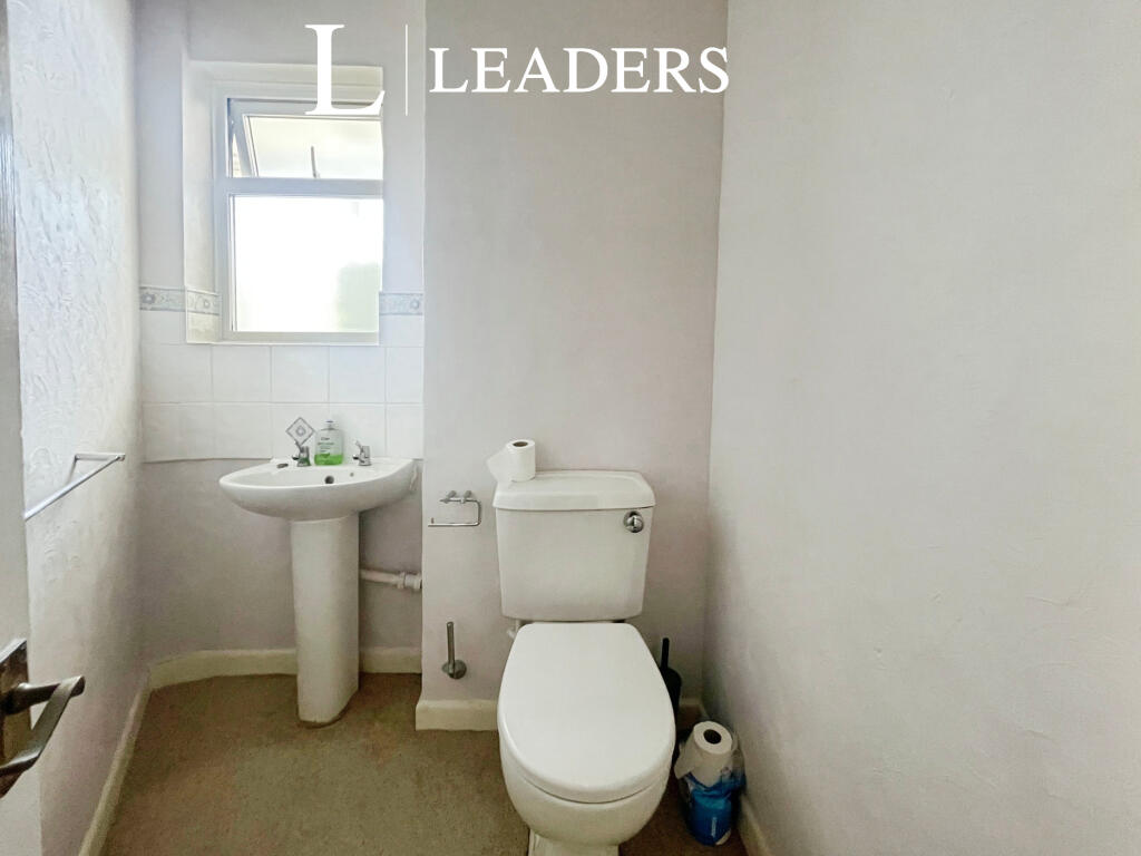 4d5f29a1--4446-B422-