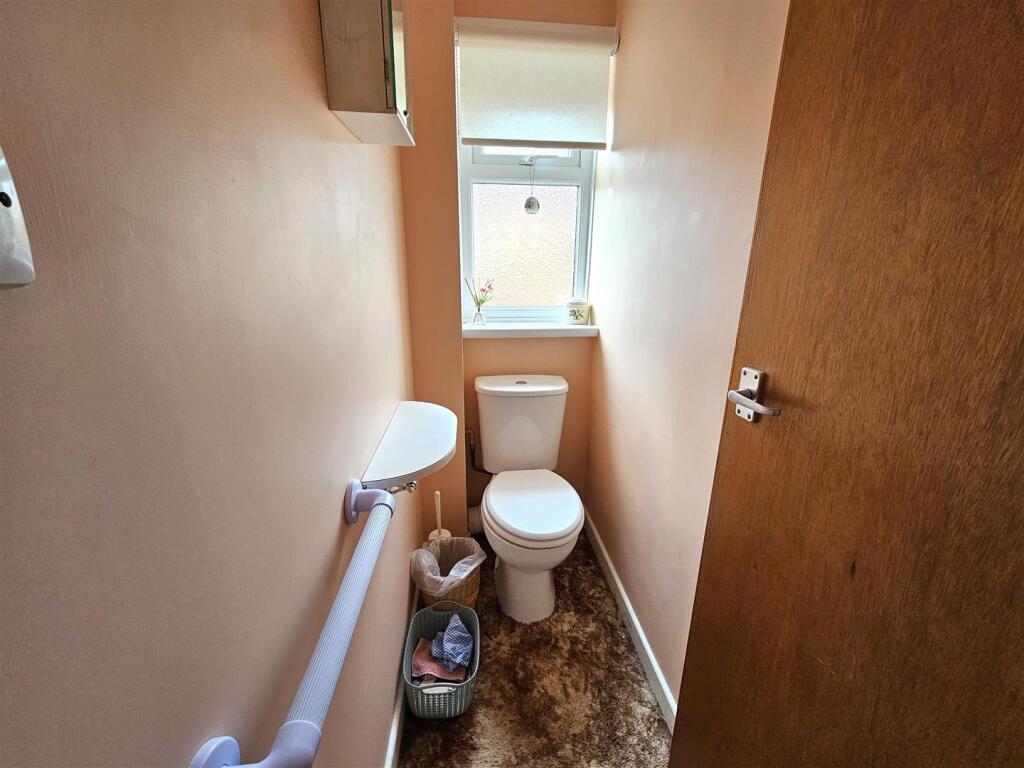 Upstairs WC.jpg