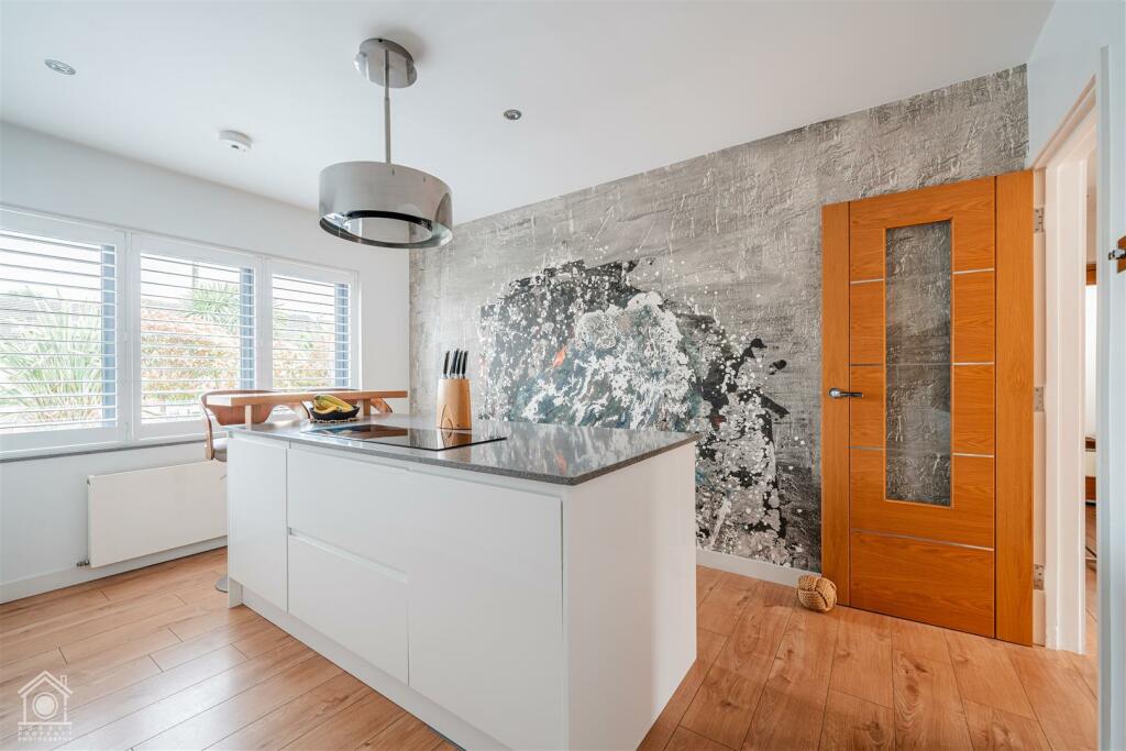 7 Ariel Close-33.jpg