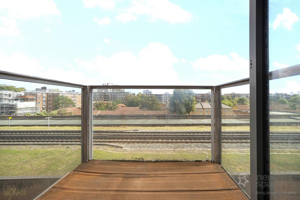 Photo 10