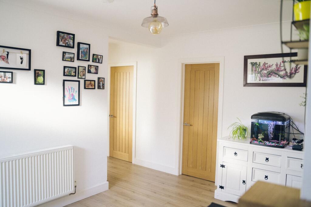 Lawr Llawr / Downstairs Area