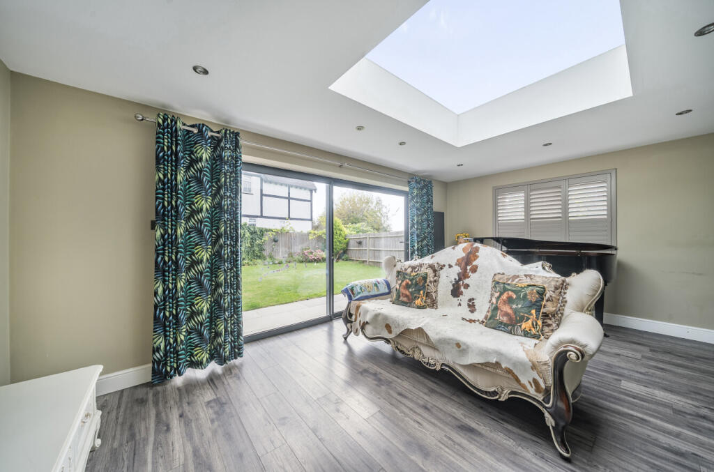 1349426-2-68c80d7...