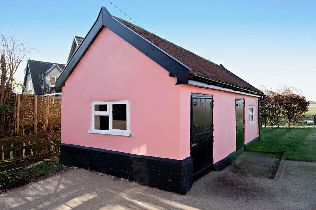 8638610-exterior0...