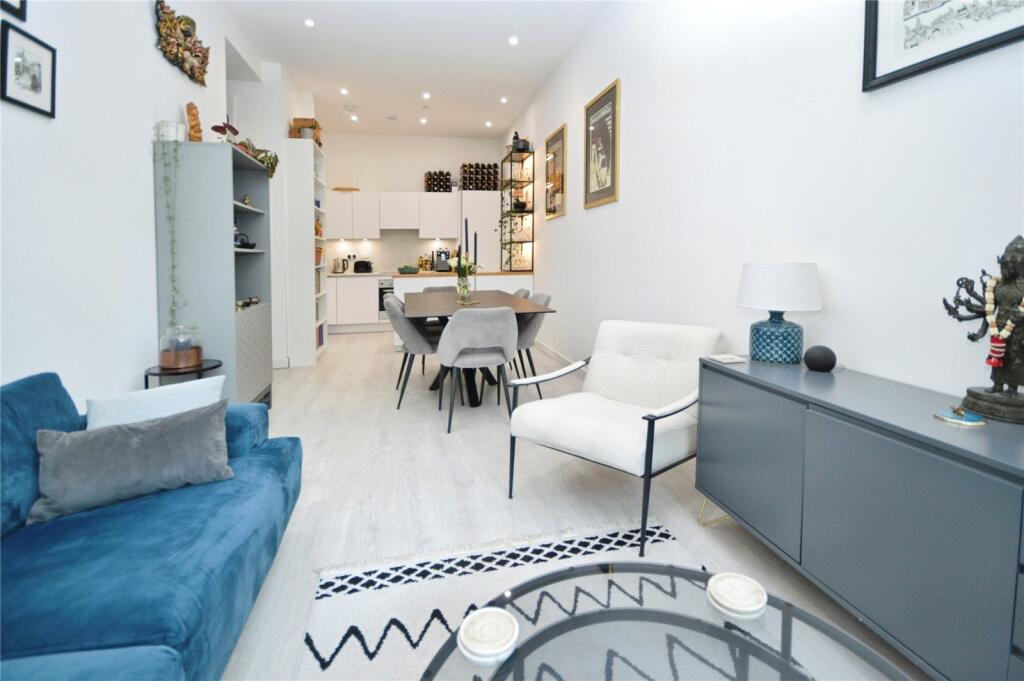 Living Room/Kitchen