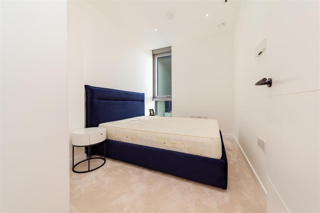 Bedroom        .jpg