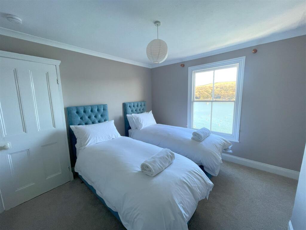 bedroom two 2.jpg