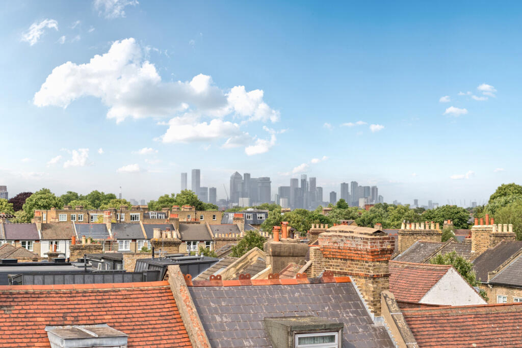 1305255-2-6840684...