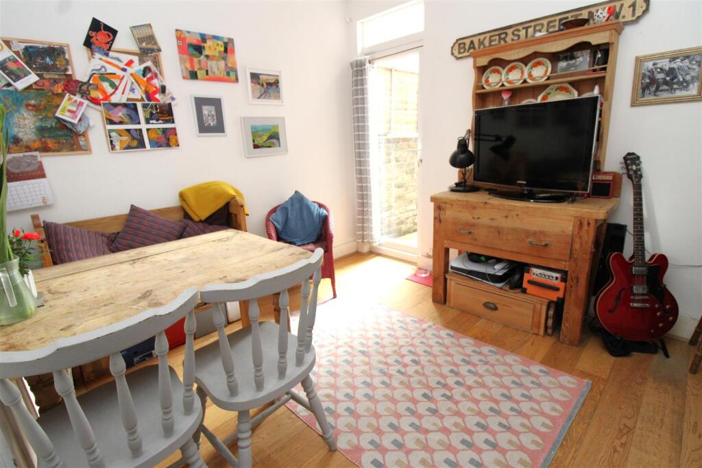 Dining room.JPG