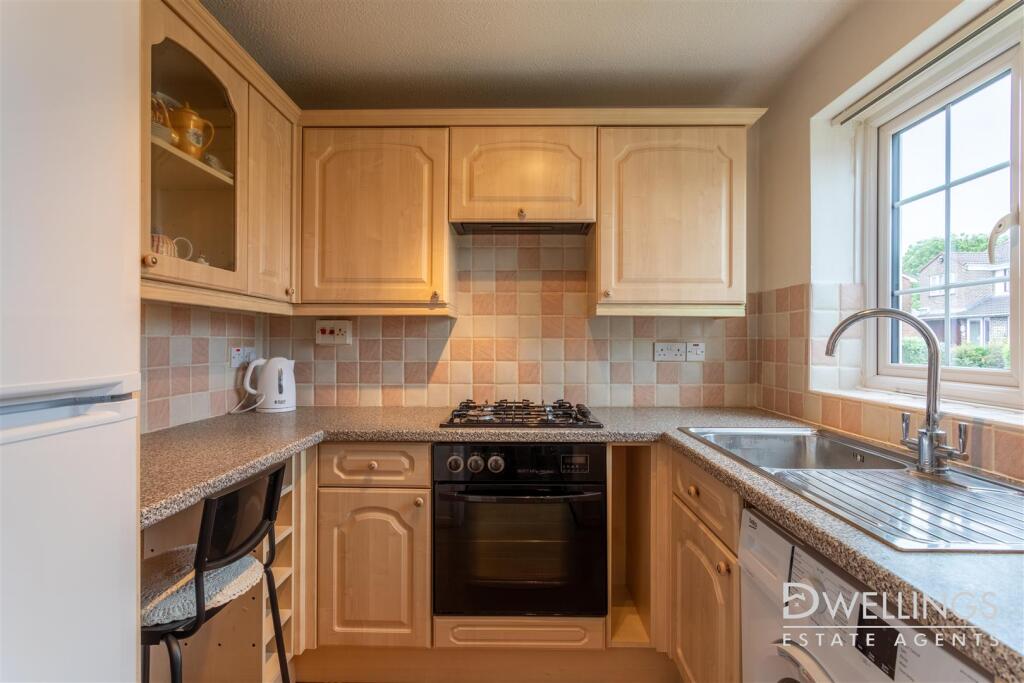 DWELEST - 62 Hawthorn Cresent, DE15 9QP-0006.jpg