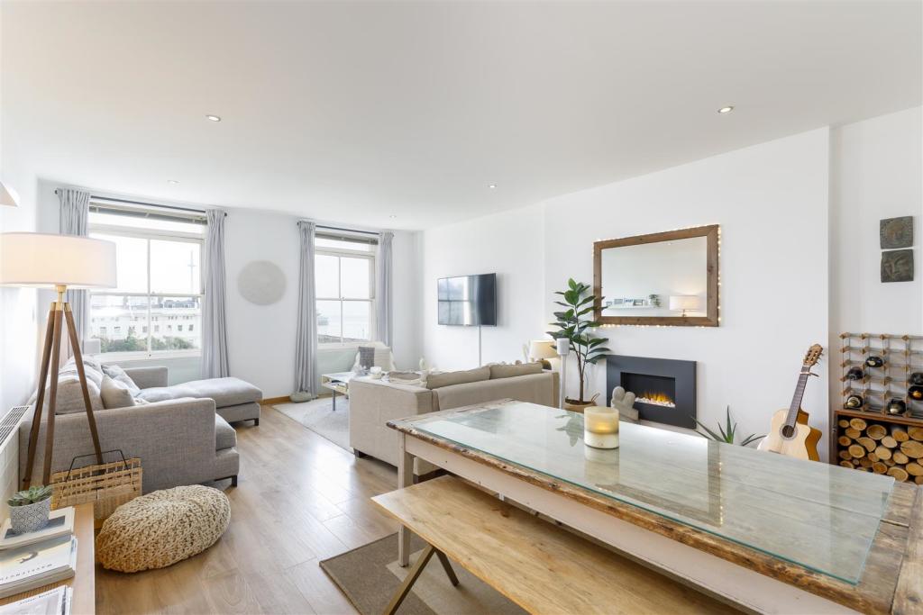 AdelaideCrescent_LargeFiles_7.jpg