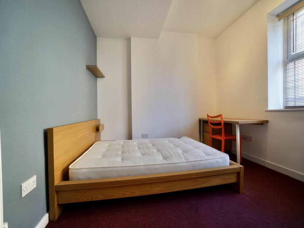 Bed2 (1).jpg