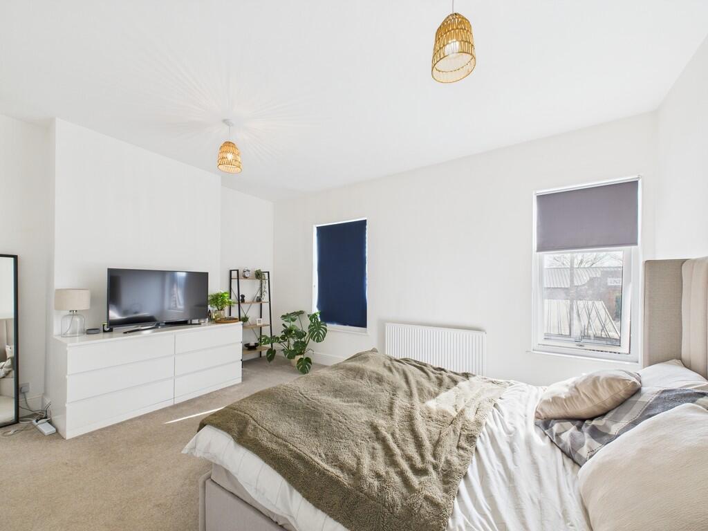 CAM01835G0-PR0185...