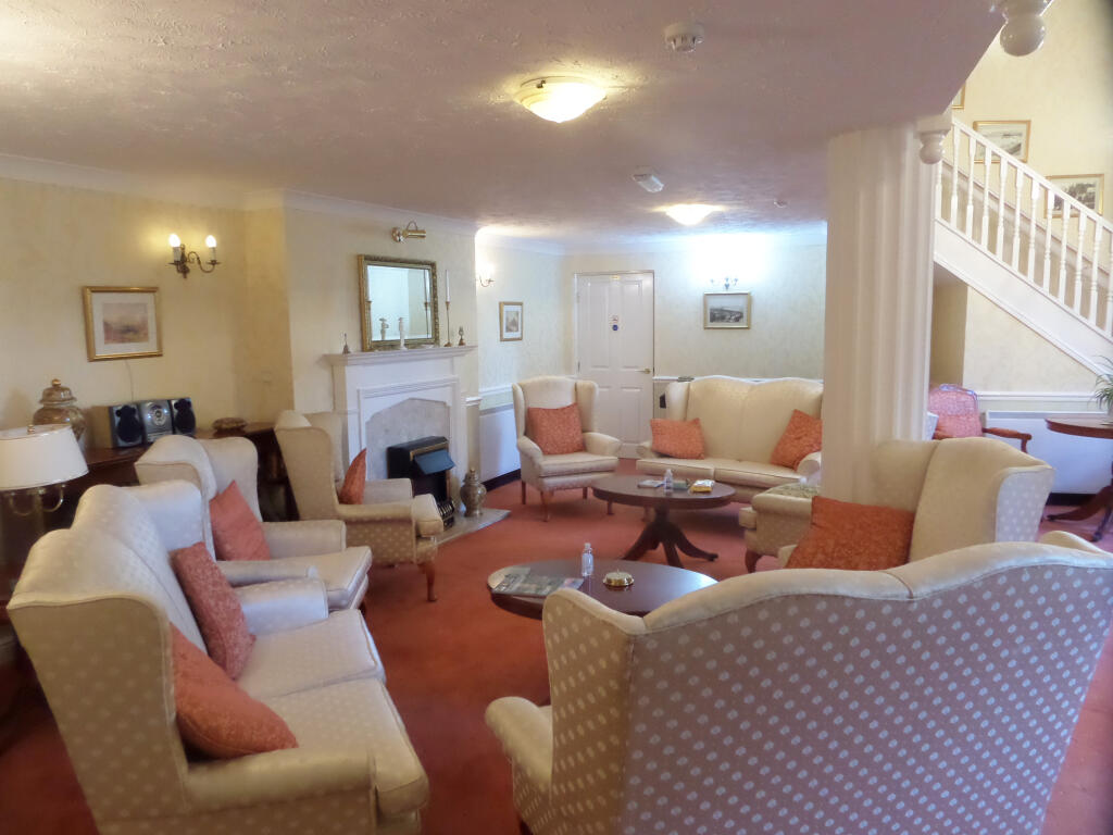 COMMUNAL LOUNGE