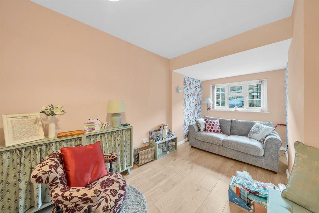 Reception / Bedroom 3