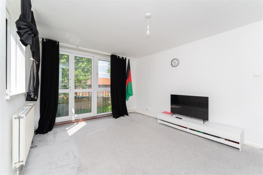 176 Gloucester Recp.jpg