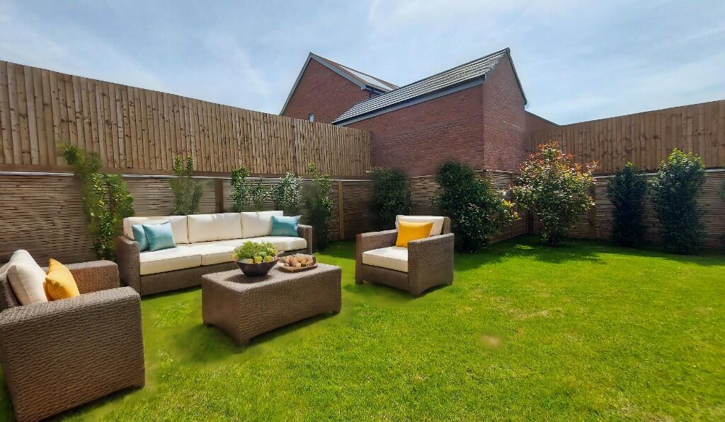 Garden - staged