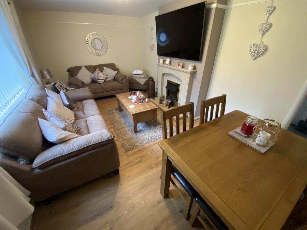 Lounge/Dining Room