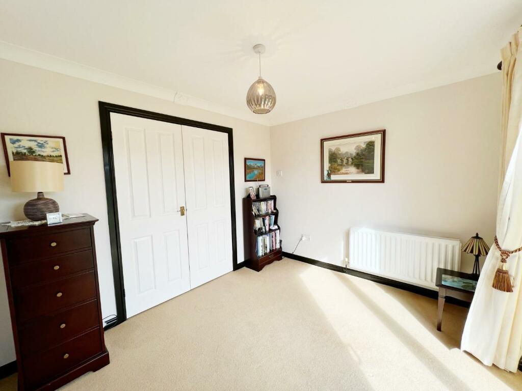 Dining Room pic 3.jpg