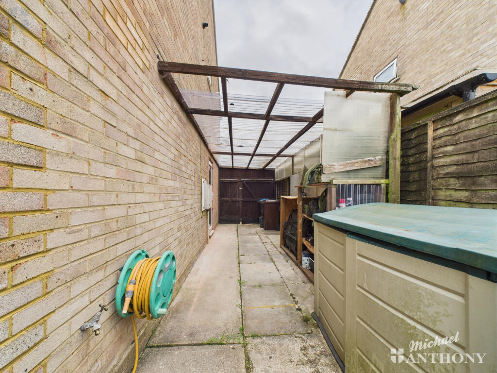 CAM03218G0-PR0703-STILL020