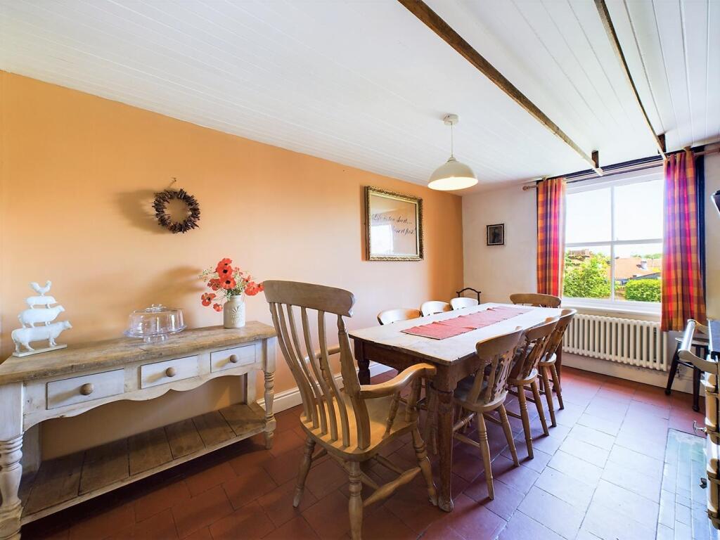 CAM01926G0-PR0058-STILL006 new.jpg