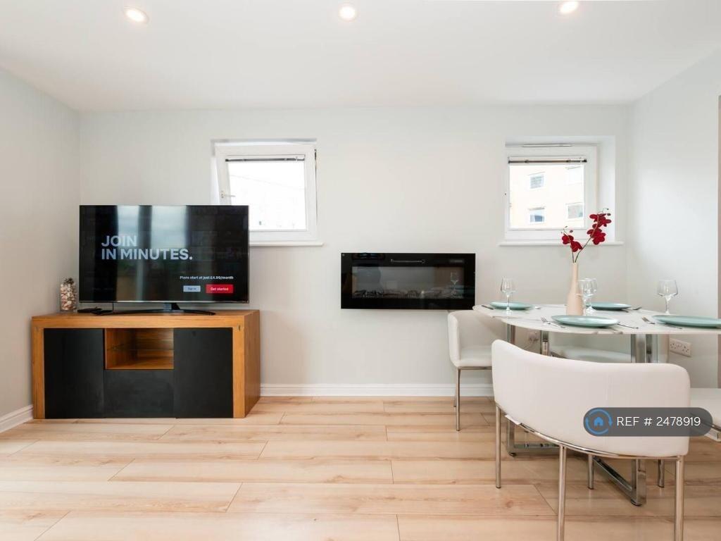 Open Plan Living/ Dining