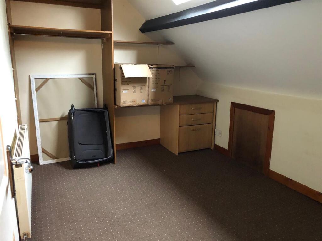 Bedroom 6.jpg