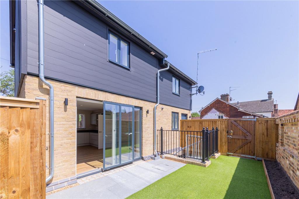 Rear Aspect &amp; Garden