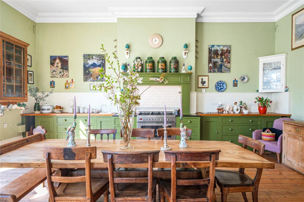Kitchen/Breakfast Rm