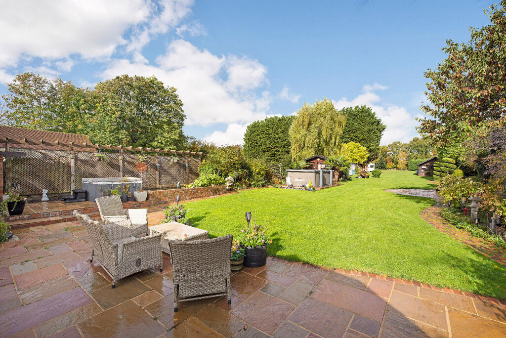 Stonebridge House, Chelmsford Road,  Hatfield Heath,  Essex,  CM22 7BD