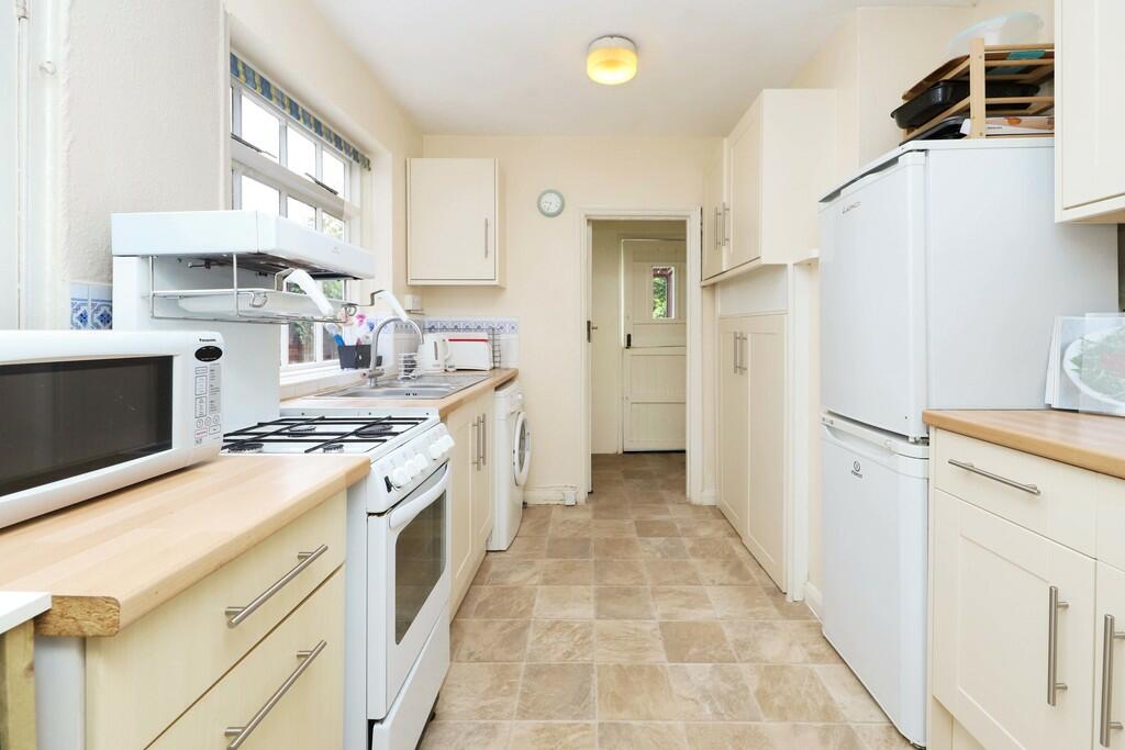 609 Pinner Road (...
