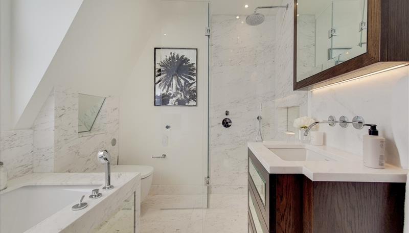 Bathroom .jpg