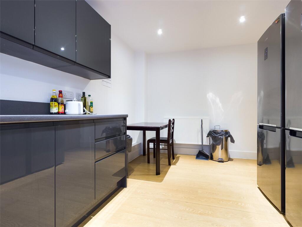 Kitchen-Room-To-Rent