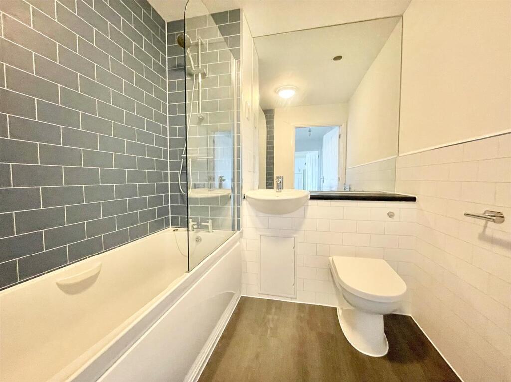 bathroom a.jpg
