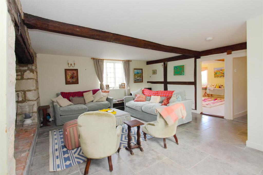 milestone cottage PH21.JPG