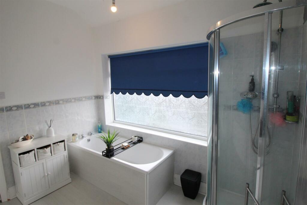 Sandhurst Ave, 38 Bathroom 1.JPG