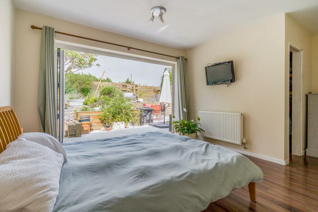 157 Rodmell Avenue-17.jpg