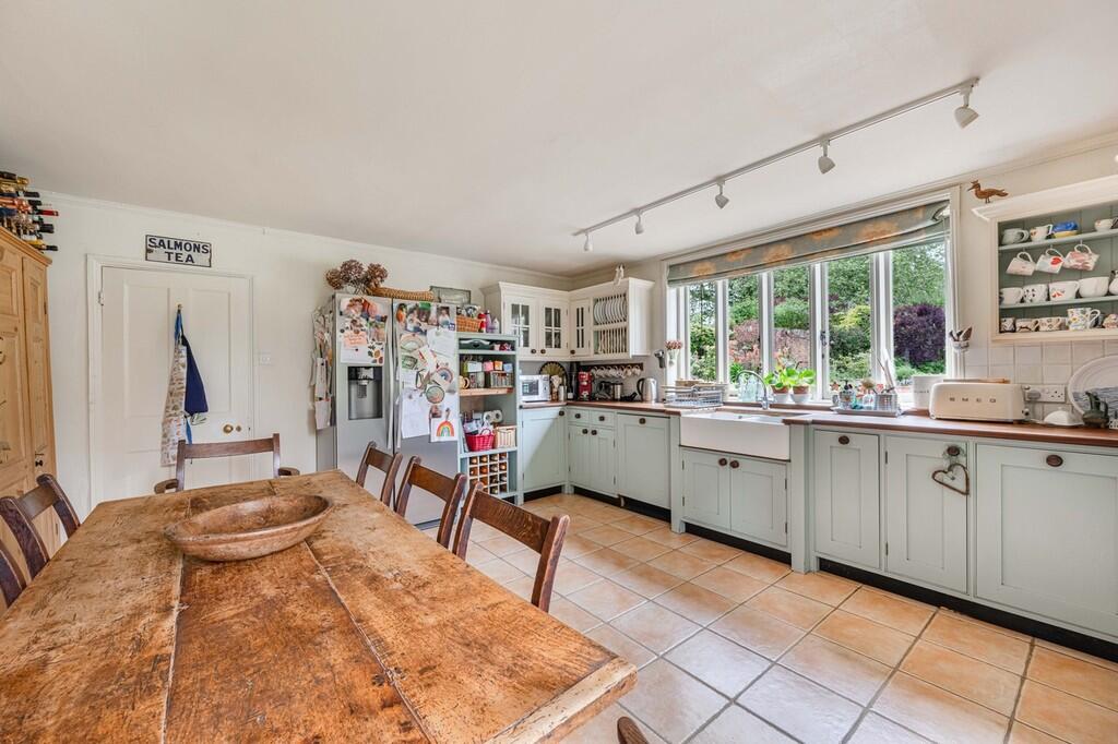 TheOldManor-Kitch...