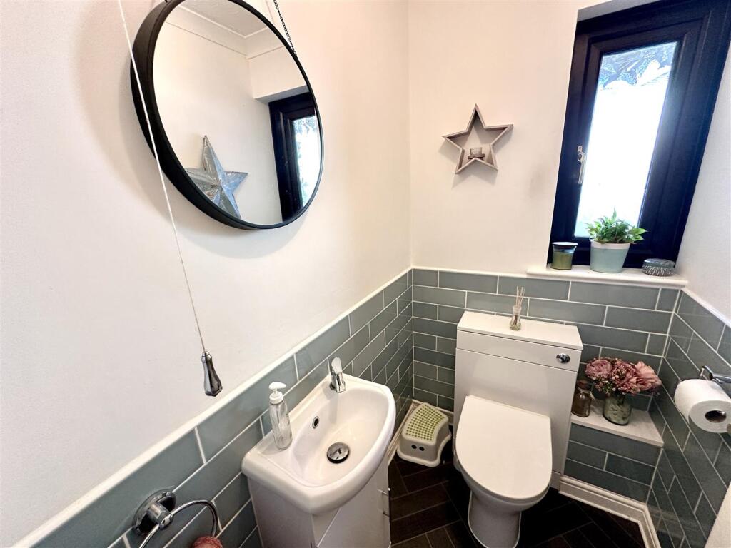 CLOAKROOM/WC
