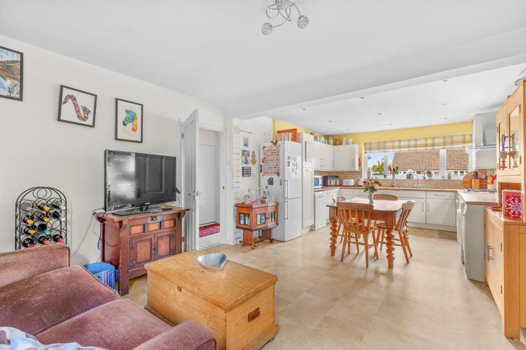 Family Room - Kitchen