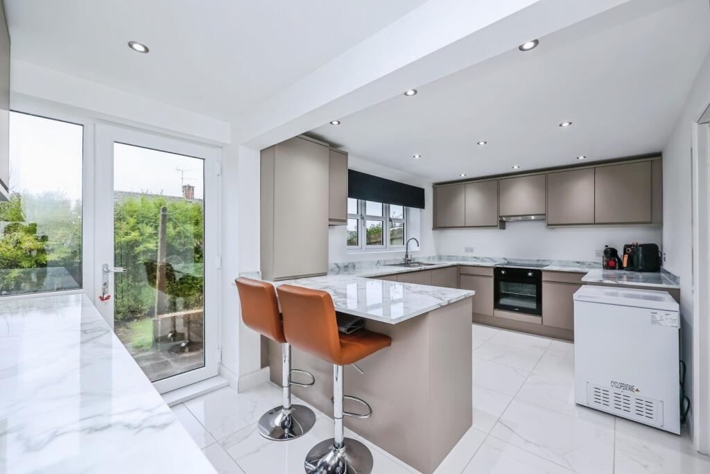 Fitted Kitchen