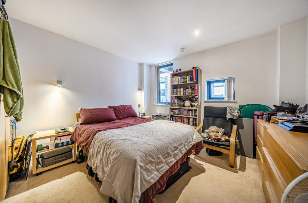 1357773-2-68cbf6c...