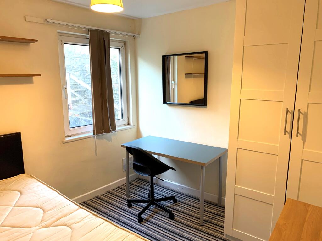 King Eds Back Room