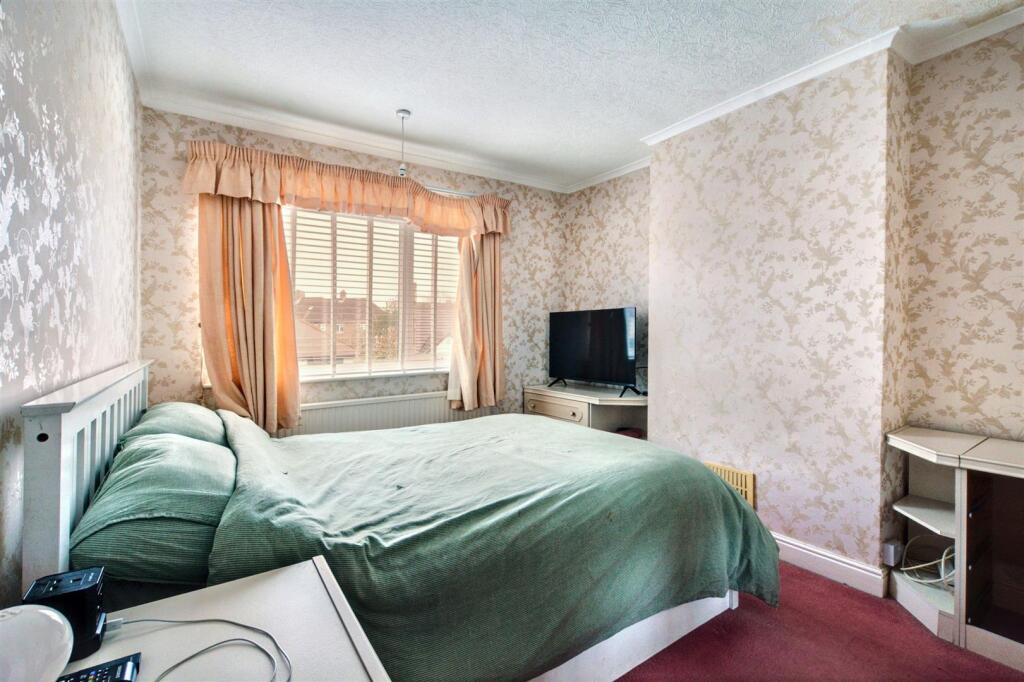 Bedroom 1.jpeg