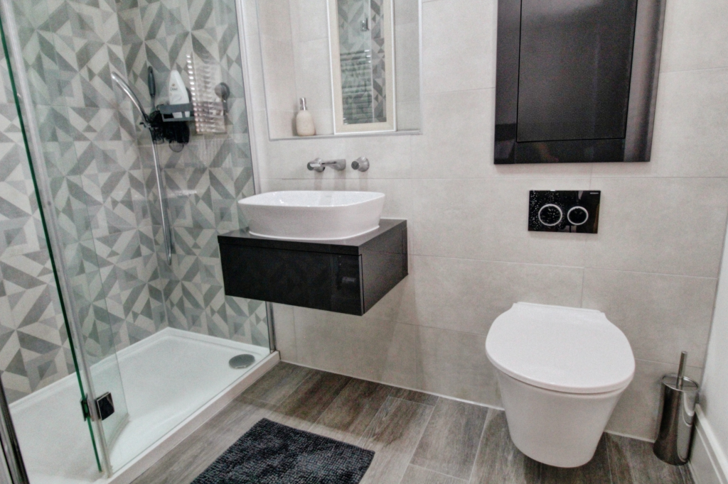 En-suite Bathroom