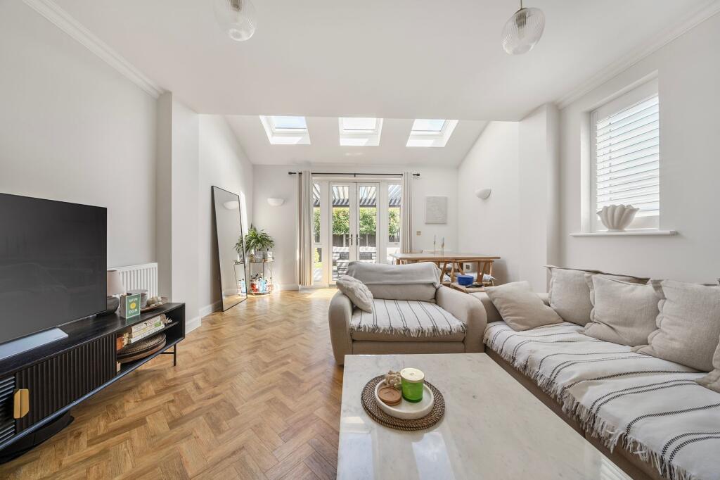 Lounge / Dining Room