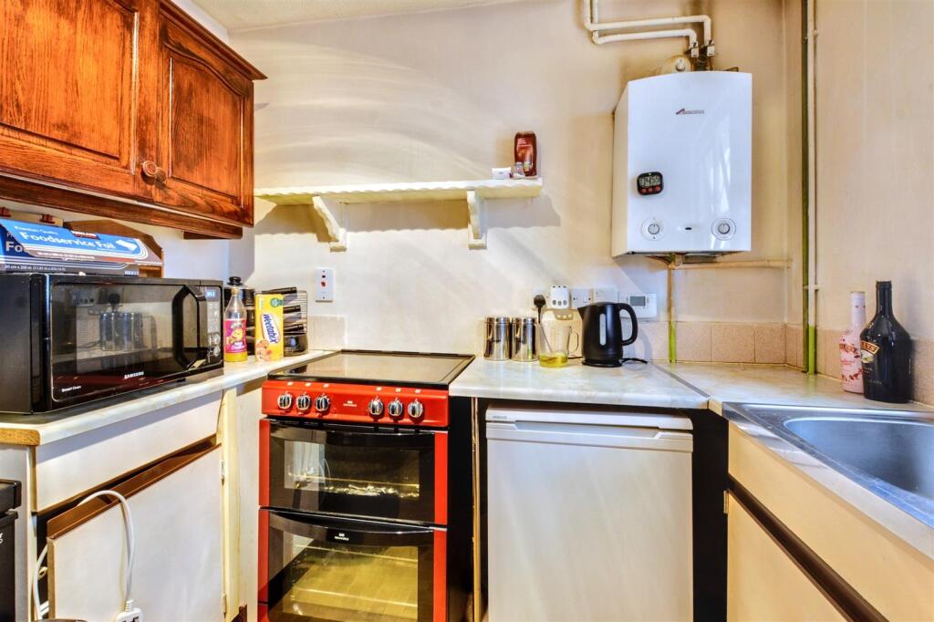 Kitchen_1.jpeg