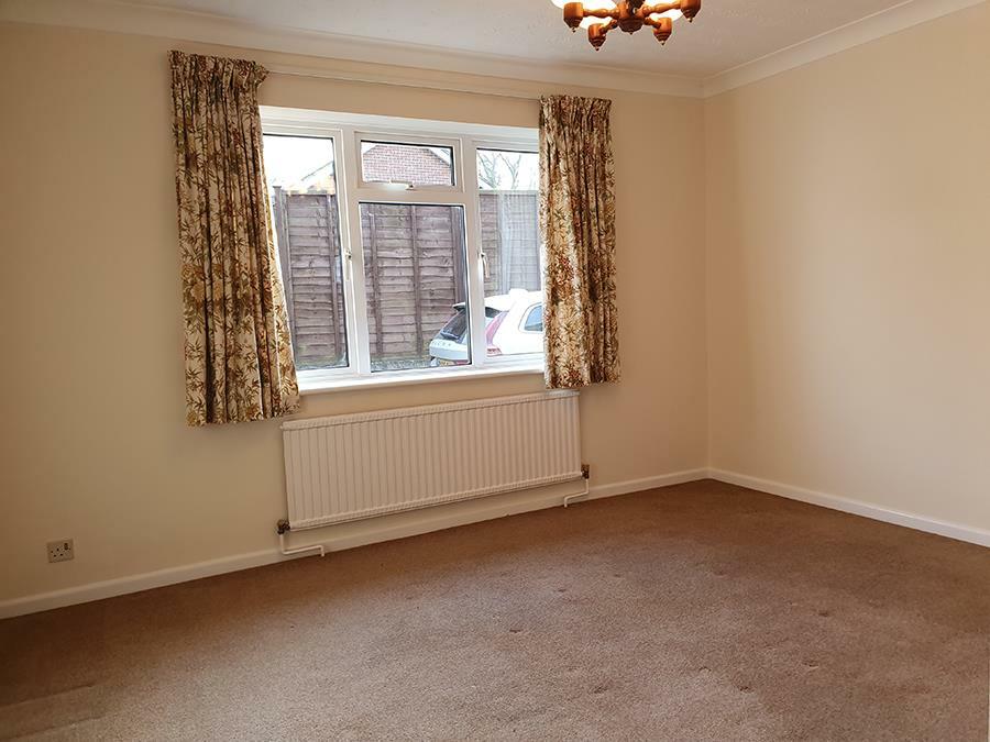WB Lettings 35 Oaken Grove 3 bed 1 bath parking ga